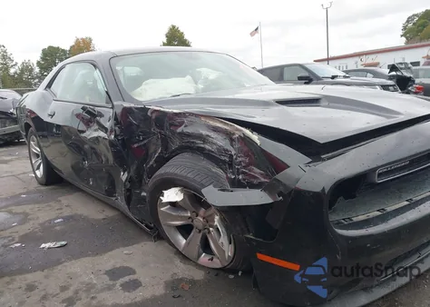 2021 Dodge Challenger Sxt z USA, uszkodzony, nr VIN 2C3CDZAG3MH630859